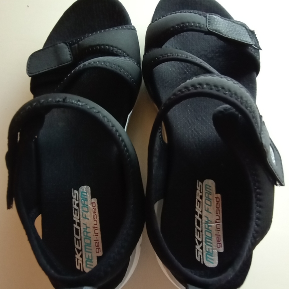 Sketchers NEW 2 PAIRS - Picture 2 of 4